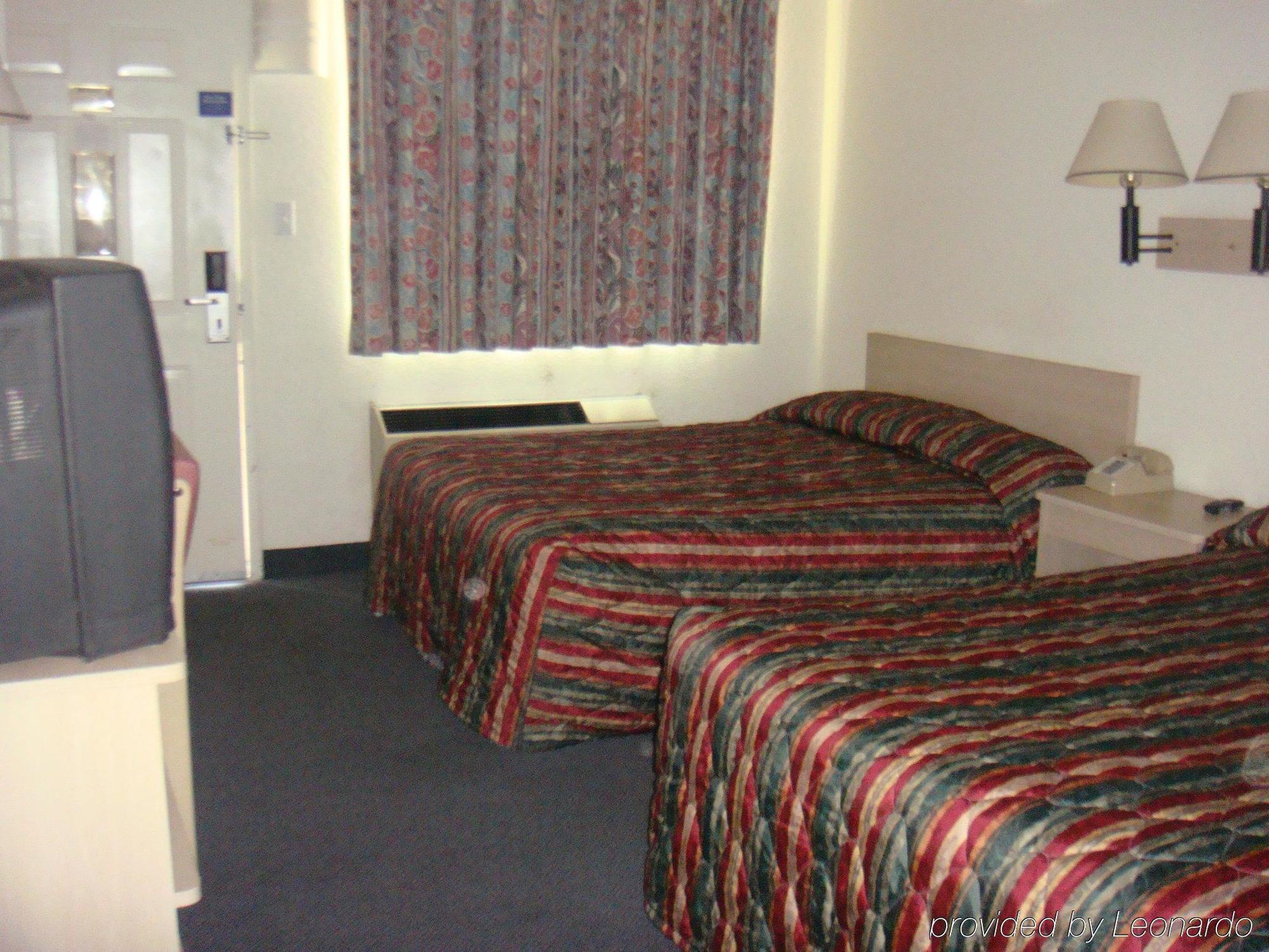 Qc Stay Inn Молайн Номер фото